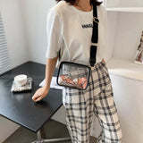 https://www.pulingo.com/products/transparent-shoulder-bag-stadium-approved-pvc-envelope-crossbody-handbag-zipper-with-silk-scarf-square-purse-for-outdoor-travel?utm_source=copyToPasteBoard&utm_medium=product-links&utm_content=web