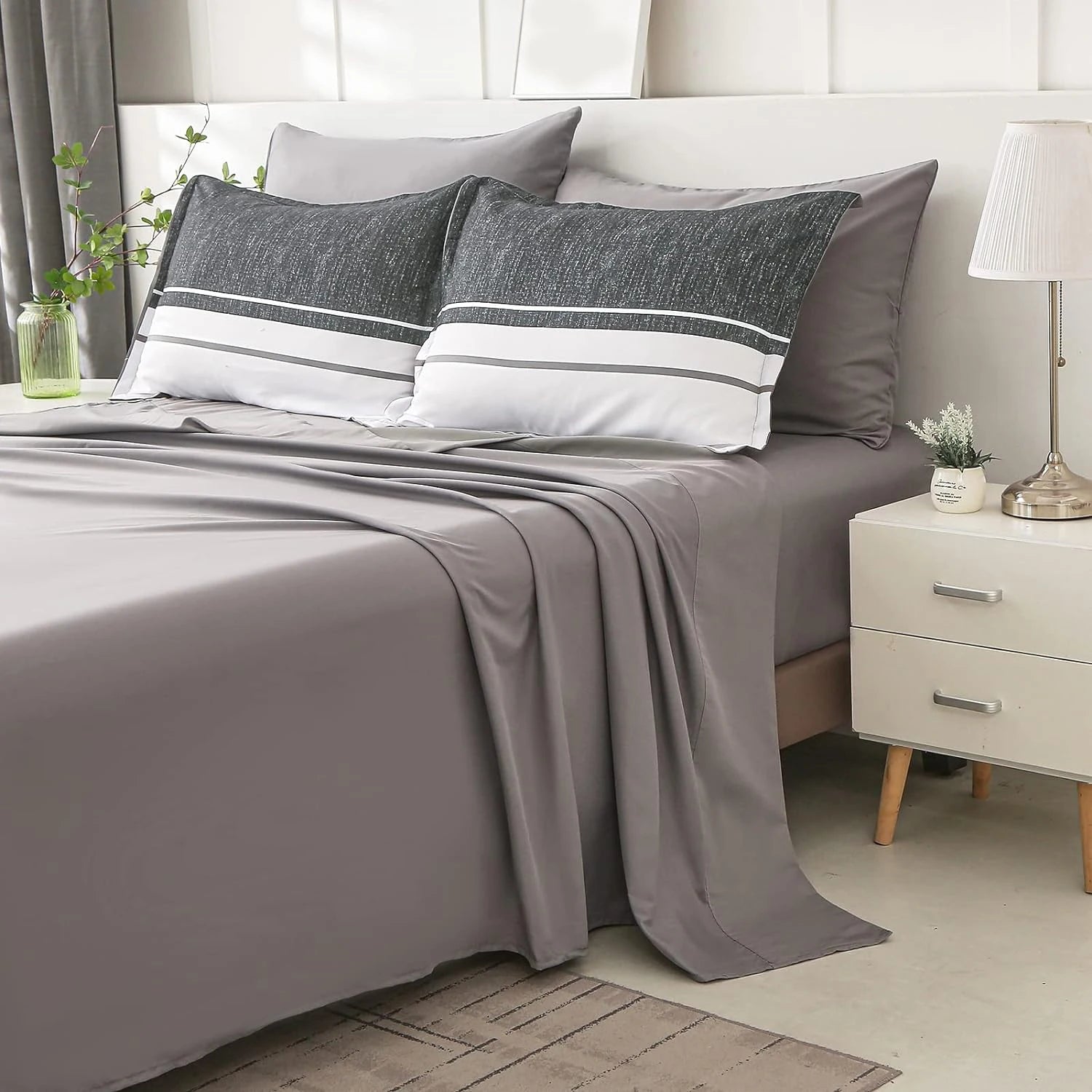 7-Piece Striped Comforter Set – Complete Bedding Ensemble with Comforter, Flat & Fitted Sheet, Pillowcases & Shams