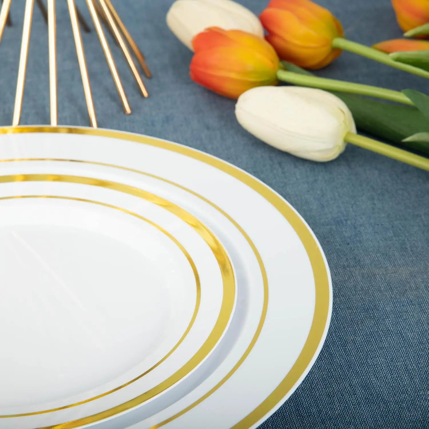 600pcs Gold Disposable Plates Dinnerware Set – Heavy-Duty Plastic Dinner & Dessert Plates for 100 Guests | Elegant Party Tableware