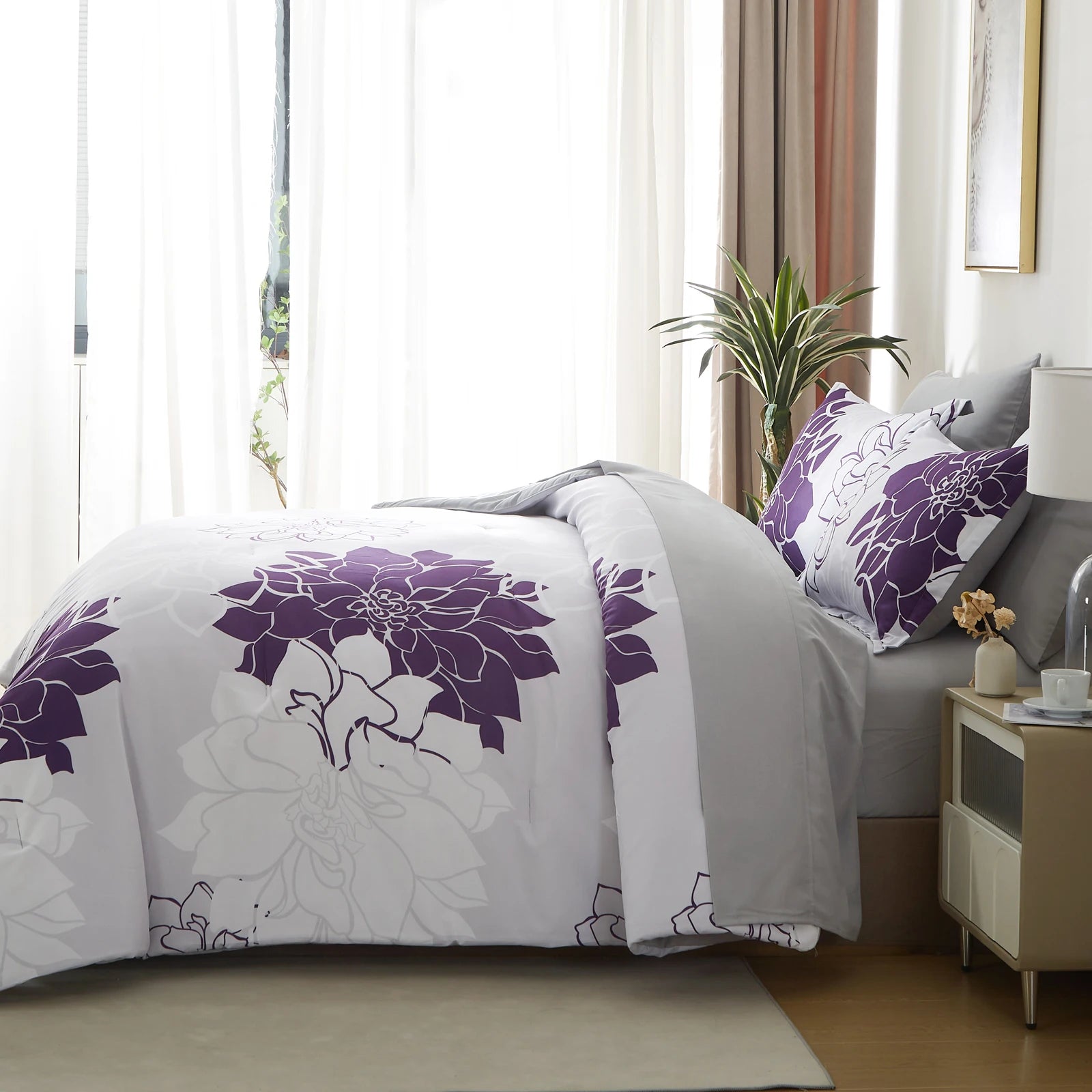 7-Piece Floral Comforter Set – Reversible Botanical Bedding for Queen & King Sizes