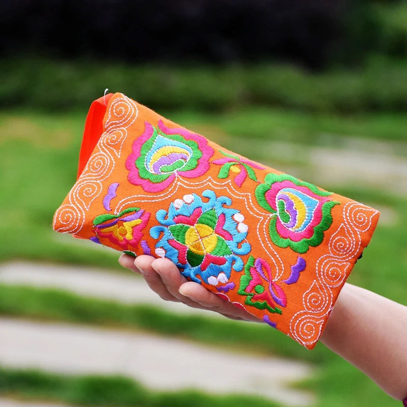 Ethnic Embroidery Clutch Bag & Coin Purse – Vintage Hand-Embroidered Mobile-Phone Wristlet for Women & Girls