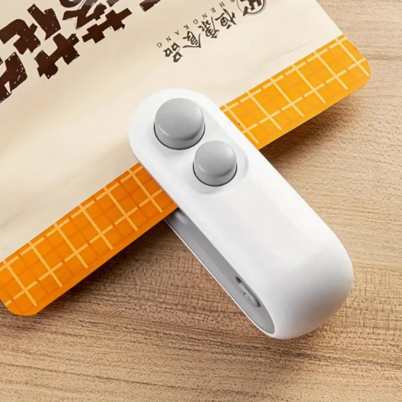 16W Mini USB Vacuum Food Sealer – Dual Heat Seal & Cutter, 300mAh Battery, Portable Packer for Snacks & Meats 🥩⚡