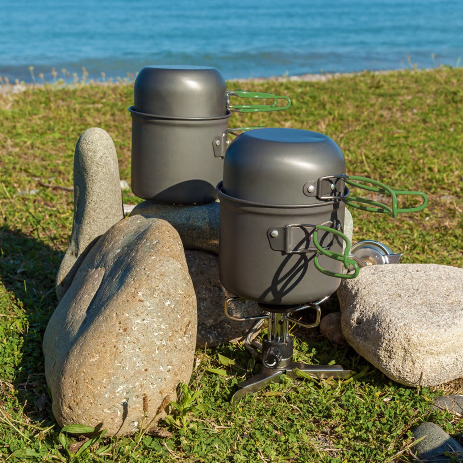 8-Piece Aluminum Camping Cookware Set – Lightweight Pot, Foldable Utensils & Cleaning Kit for Outdoor Adventures