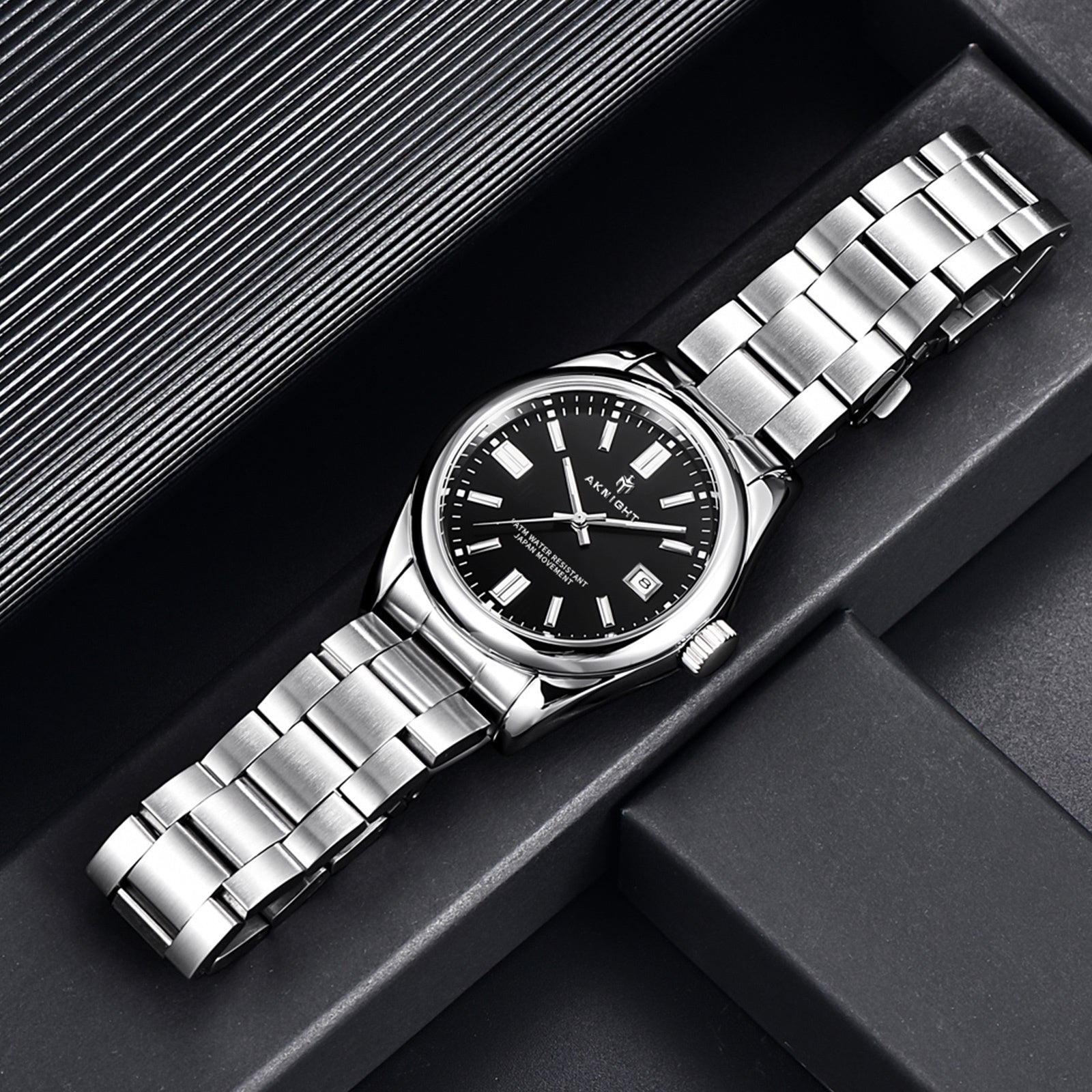 Timeless design meets durability. ⌚✨