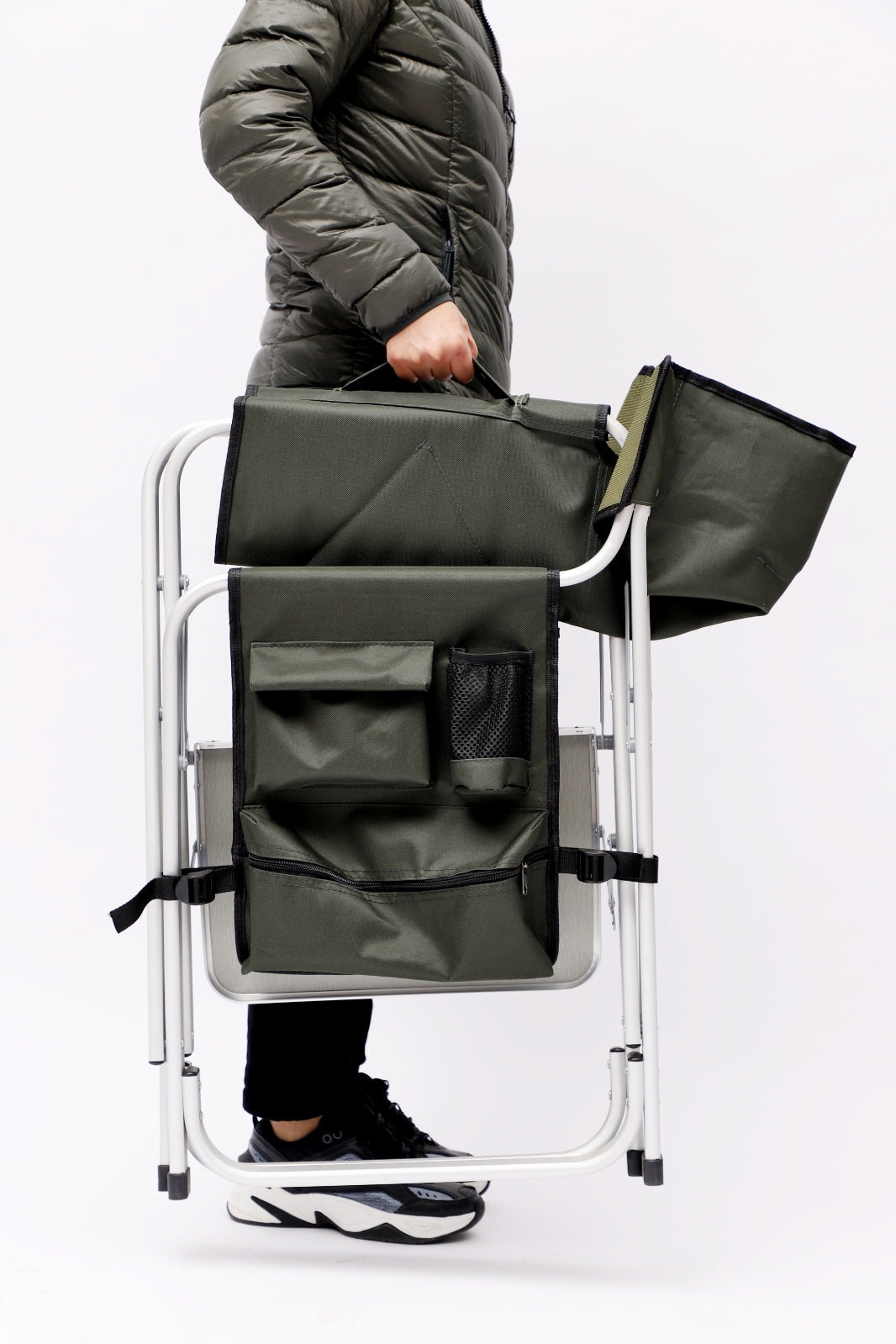 Oversized Padded Folding Chair with Side Table & Storage – Lightweight Aluminum Frame with Drink Tray and Organizer Pockets